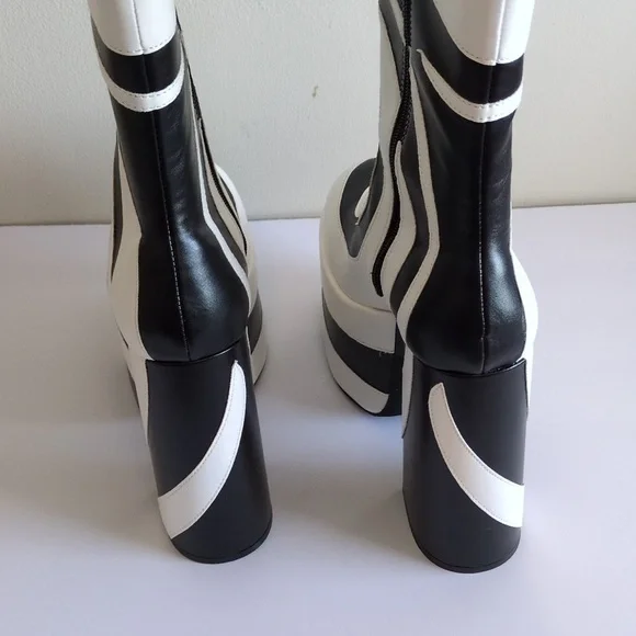 Current Mood Swirl Applique Platform Boots - Picture 9 of 11